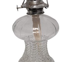 ANTIQUE OIL LAMP