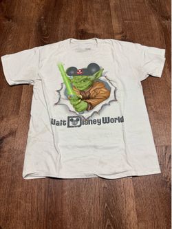 Disney World Yoda tee Size M