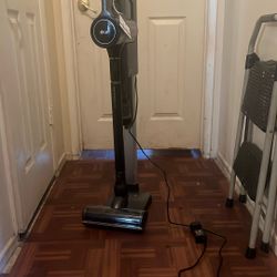 LG Cordless Vacuum 