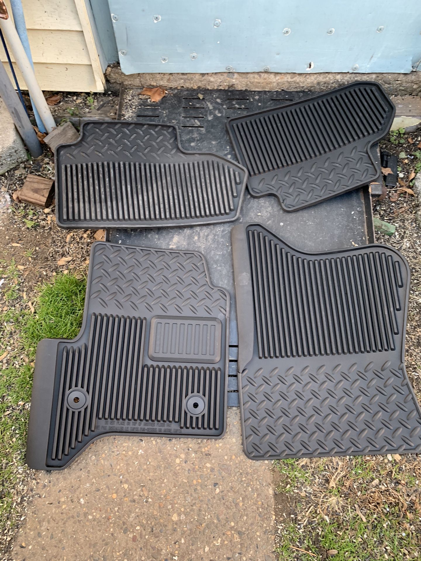  Chevy Silverado GMC Sierra 1500 Double Cab 4 Pc Rubber Weather Floor Mats Set 2015-2019 OEM New