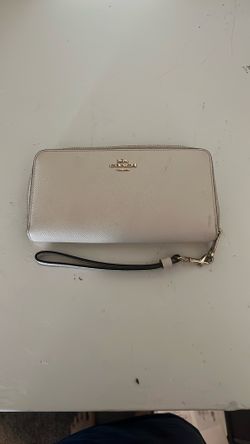 Coach Women’s Light Beige Wallet 7.5”x4”