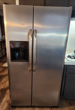 Frigidaire Refrigerator Freezer