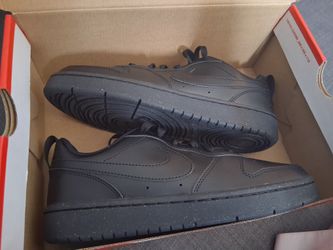 Youth Kids Nike Shoes Size 5