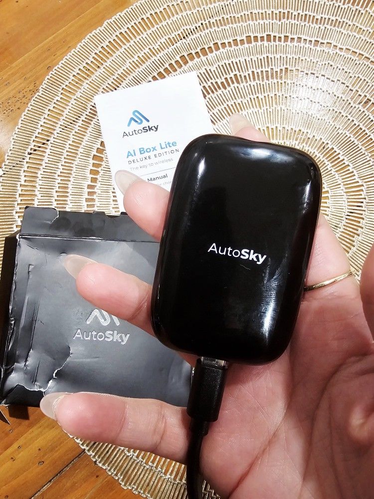 Wireless Adapter For Android Auto or Apple CarPlay