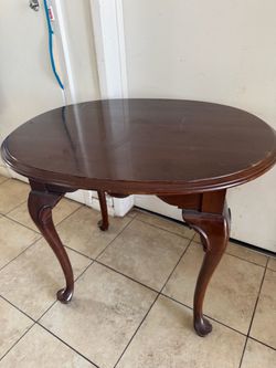 Queen Anne Style Oval Wood Side Table