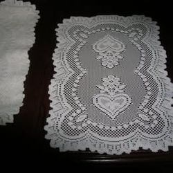 Six ( 18" x 13") Outstanding Place Mats