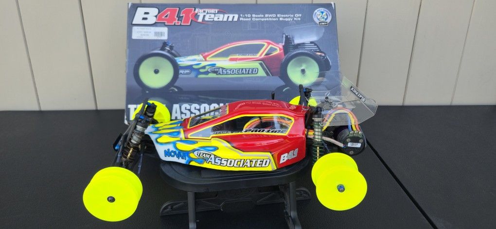 Team Associated RC10 B4.1 Factory Team Buggy 