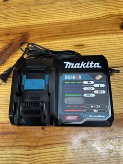 Makita 40v Charger DC40RA