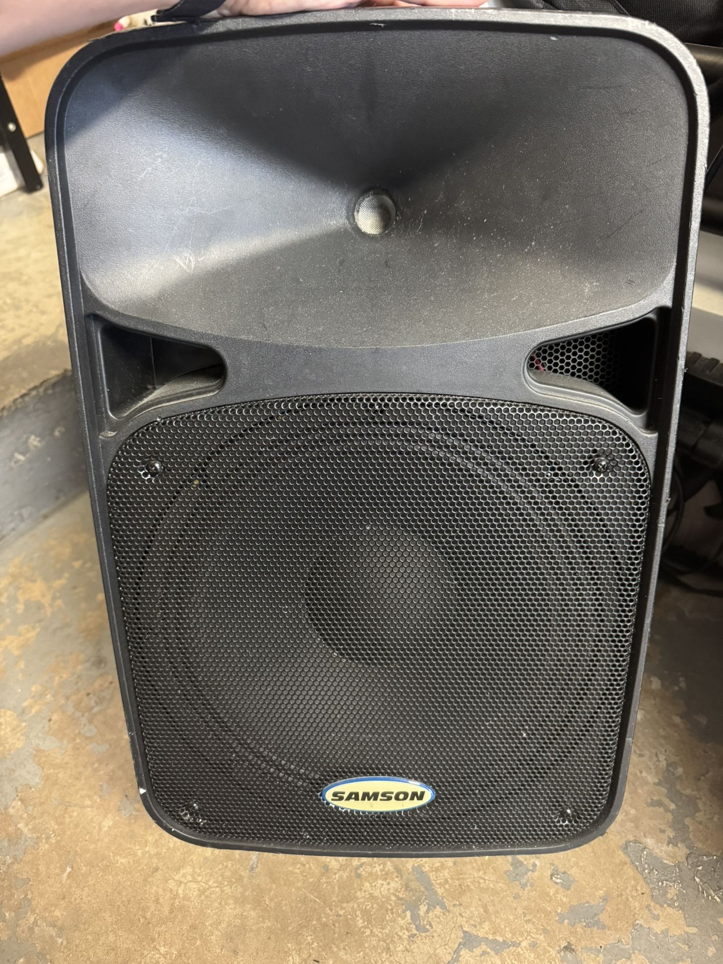 Samson speaker Auro D412