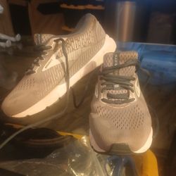 Brooks Addiction 15 Women's SIZE 9 2EE Width 