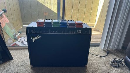 Fender Frontman 212R Amp + Guitar Pedals