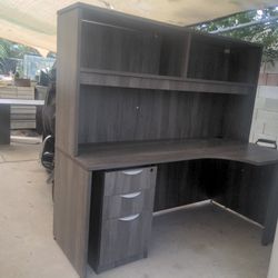Desk With Locking Filing Cabinet/Key