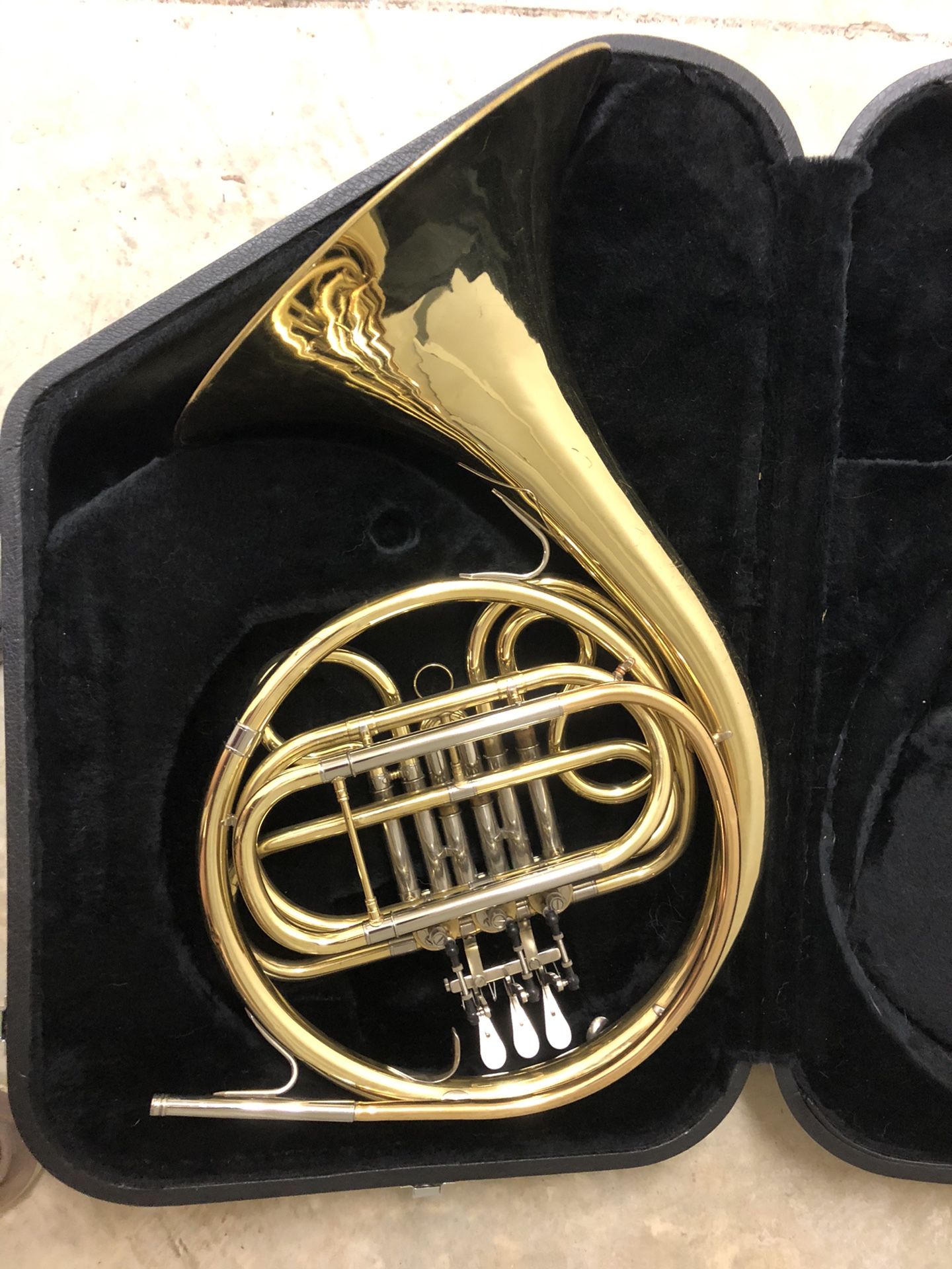 Jupiter French Horn w/Case