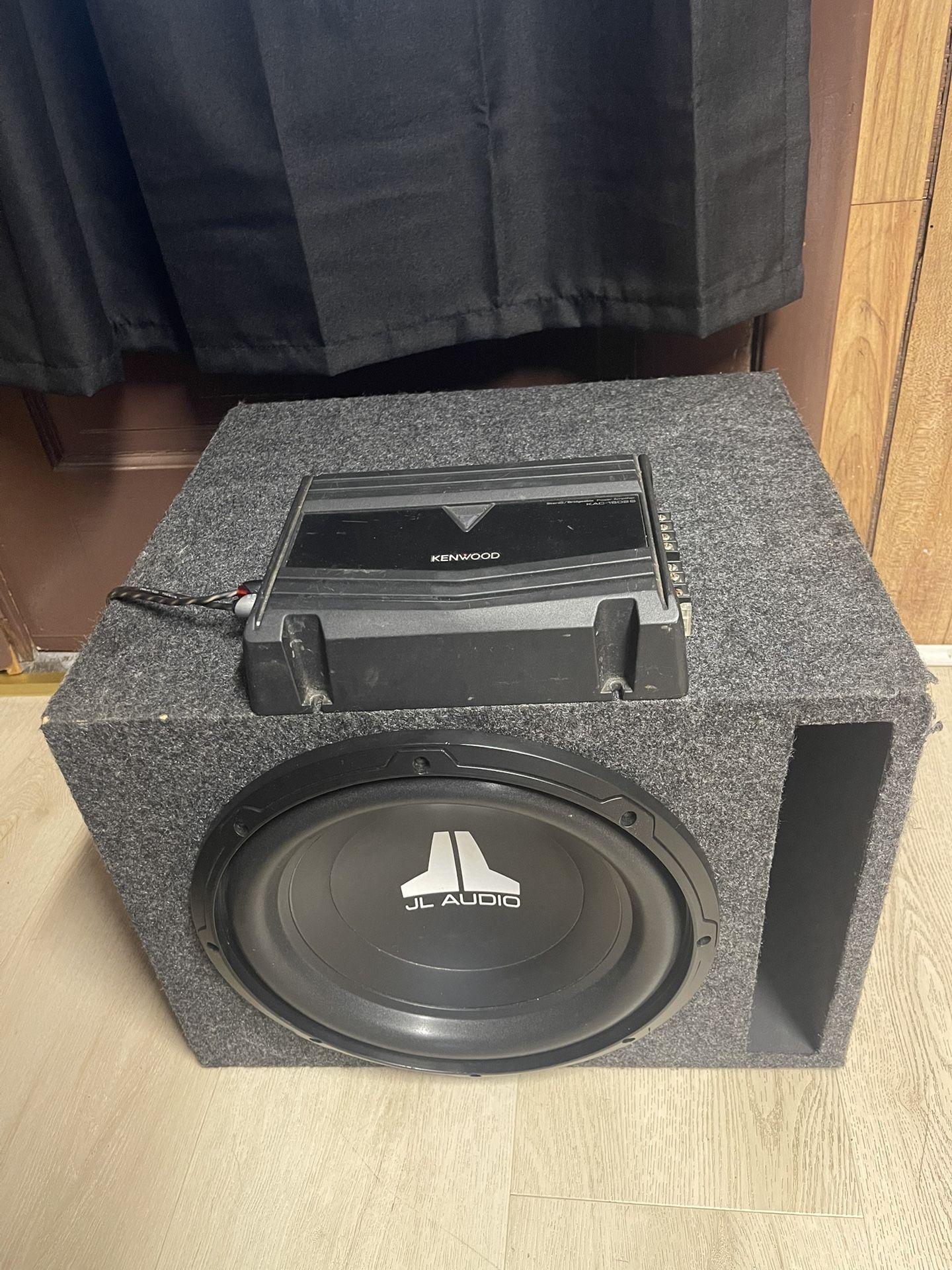 JL Bass And Amp