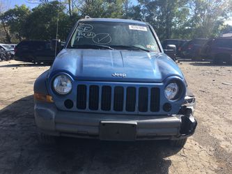 Parting out 2005 Jeep Liberty 4x4