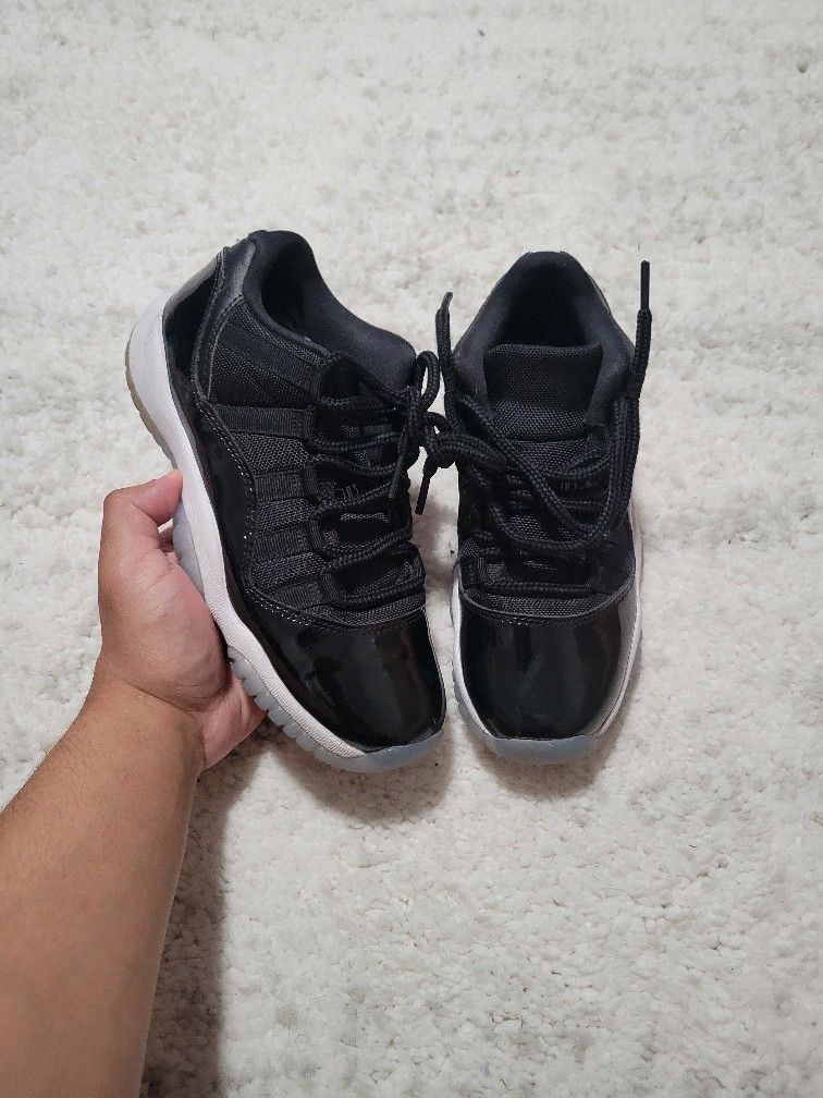 Air jordan 11 space jam