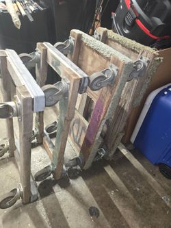 Moving dollies