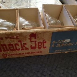 Vintage 8 Piece Glass Snack Set
