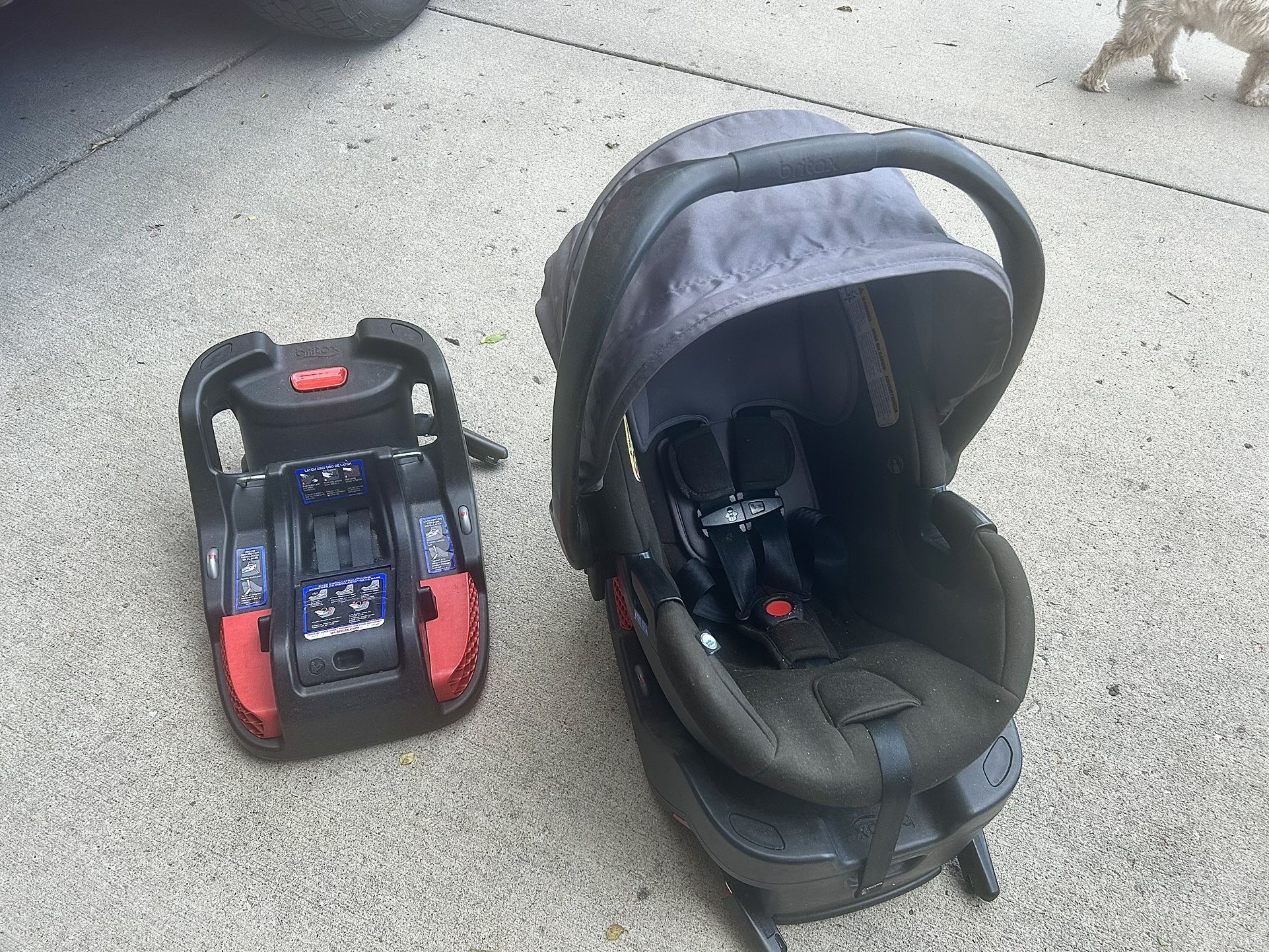 Britax B-Safe Gen 2 Infant Car seat And Extra Base