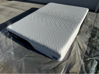 Nectar Classic Memory Foam, King, Like New, Perfect Condition