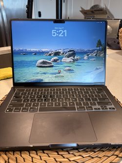 Apple is MacBook Pro 14-inch M4 Max 36GB RAM 1TB SSD