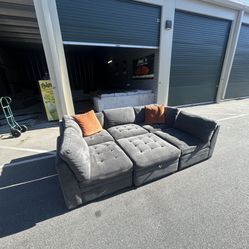 Six Piece Modular Thomasville Sectional Sofa/ Couch (We Deliver) 