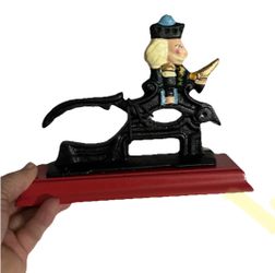 Vintage Cast Iron Tabletop Nut Cracker in Colonial Soldier w/ Sword Design, EUC