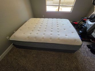 Queen Matress and box spring