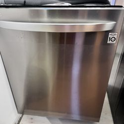 2 Year Old Smart Stainless Steel LG Dishwasher 