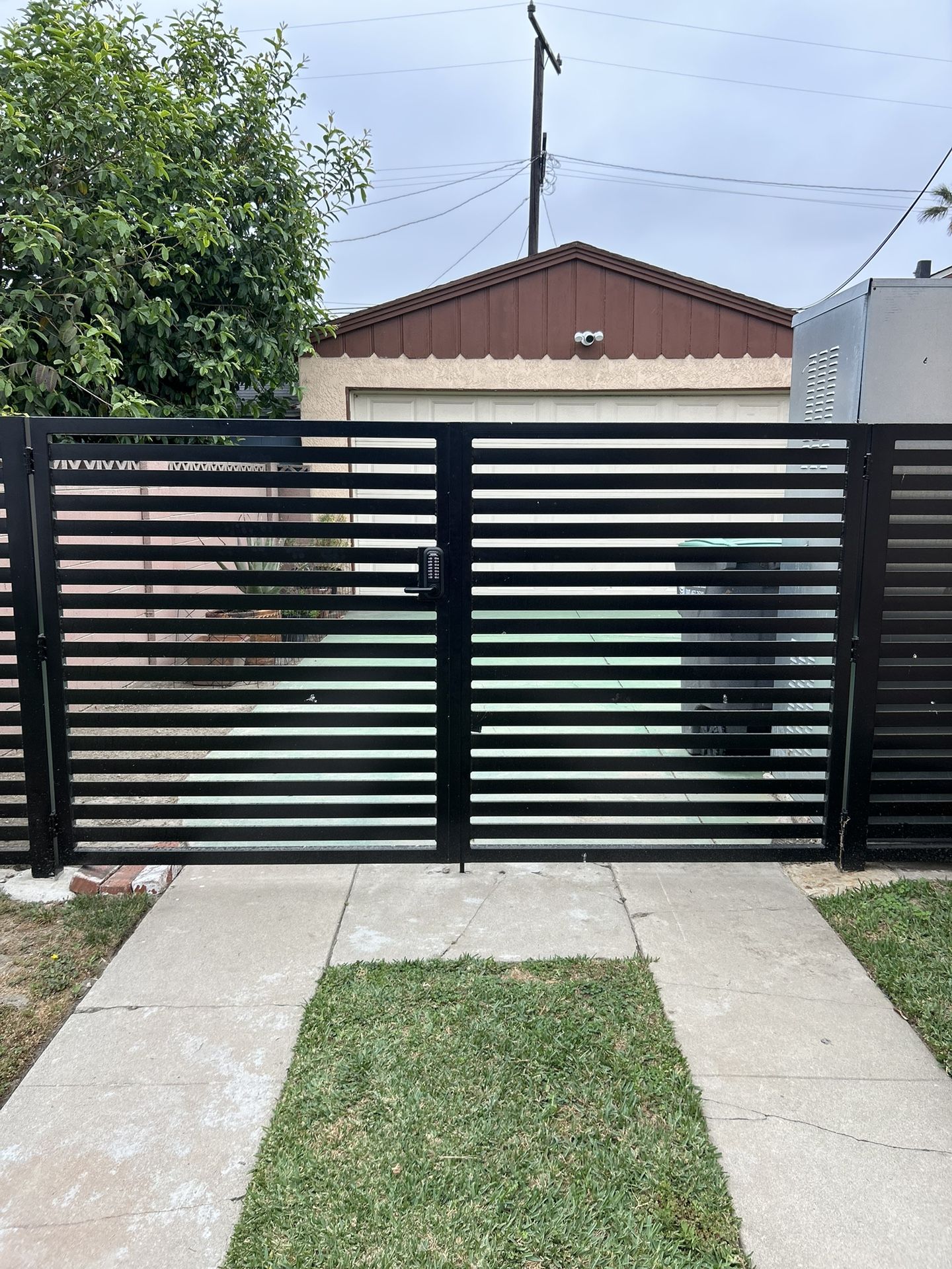 Modern Metal Gate