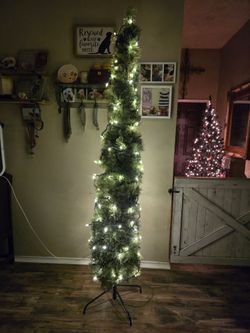 7.5 ft slim Christmas tree