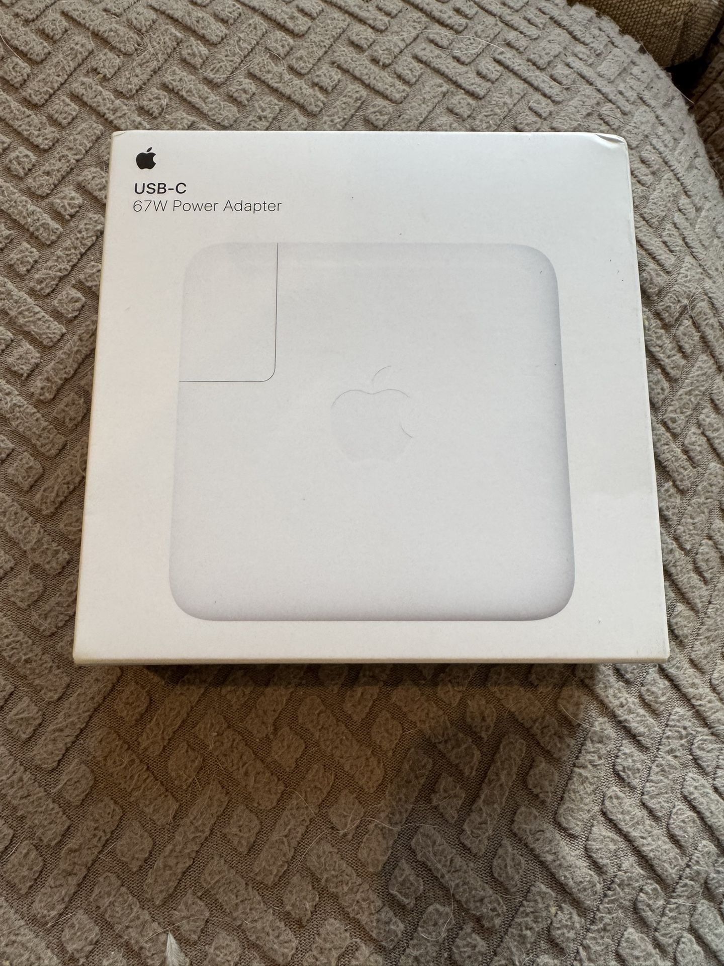 **NEW** FACTORY SEALED - APPLE: USB-C POWER ADAPTER (67W) For MacBook Pro