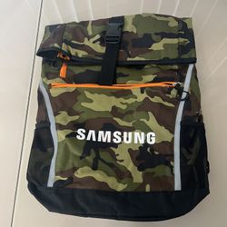 Goldbond Samsung Backpack Camo,Velcrow Buckle,Reflective,19 In Height,18 In Wide. Excellent condition! 
