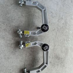Tacoma Suspension Control Arm Kit fits 2005-2023