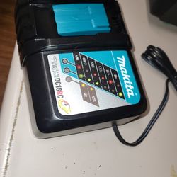 Cargador Makita 
