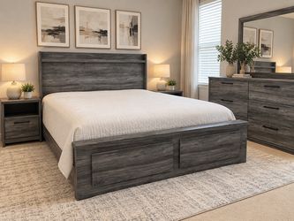 Gorgeous Queen panel bed room set