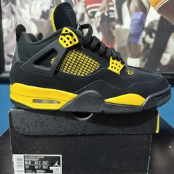 Jordan 4 Retro Thunder 
