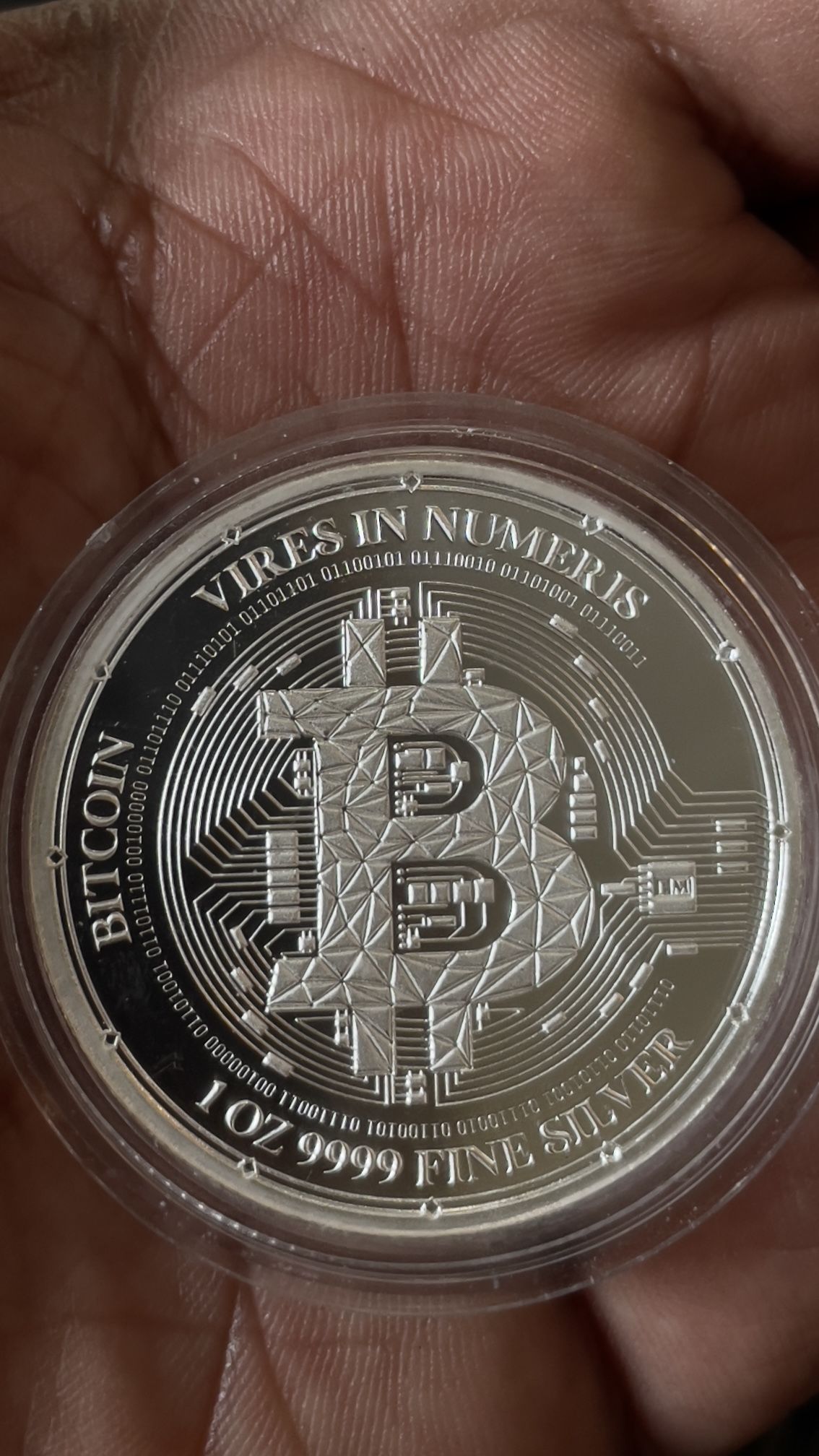 Authentic Bitcoin 1 OZ of Pure Silver.999 - Rare Back Design- Gorgeous Coin!