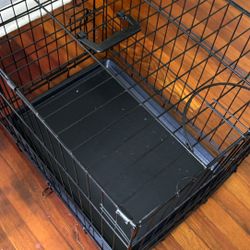 EUC Single Door Dog Crate Carrier Kennel 20 24 18