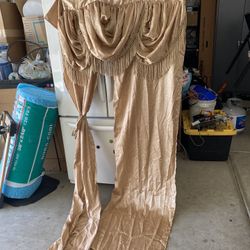 Elegant Antique Curtain. I Have 6 All In Perfect Conditioning. Each $25 