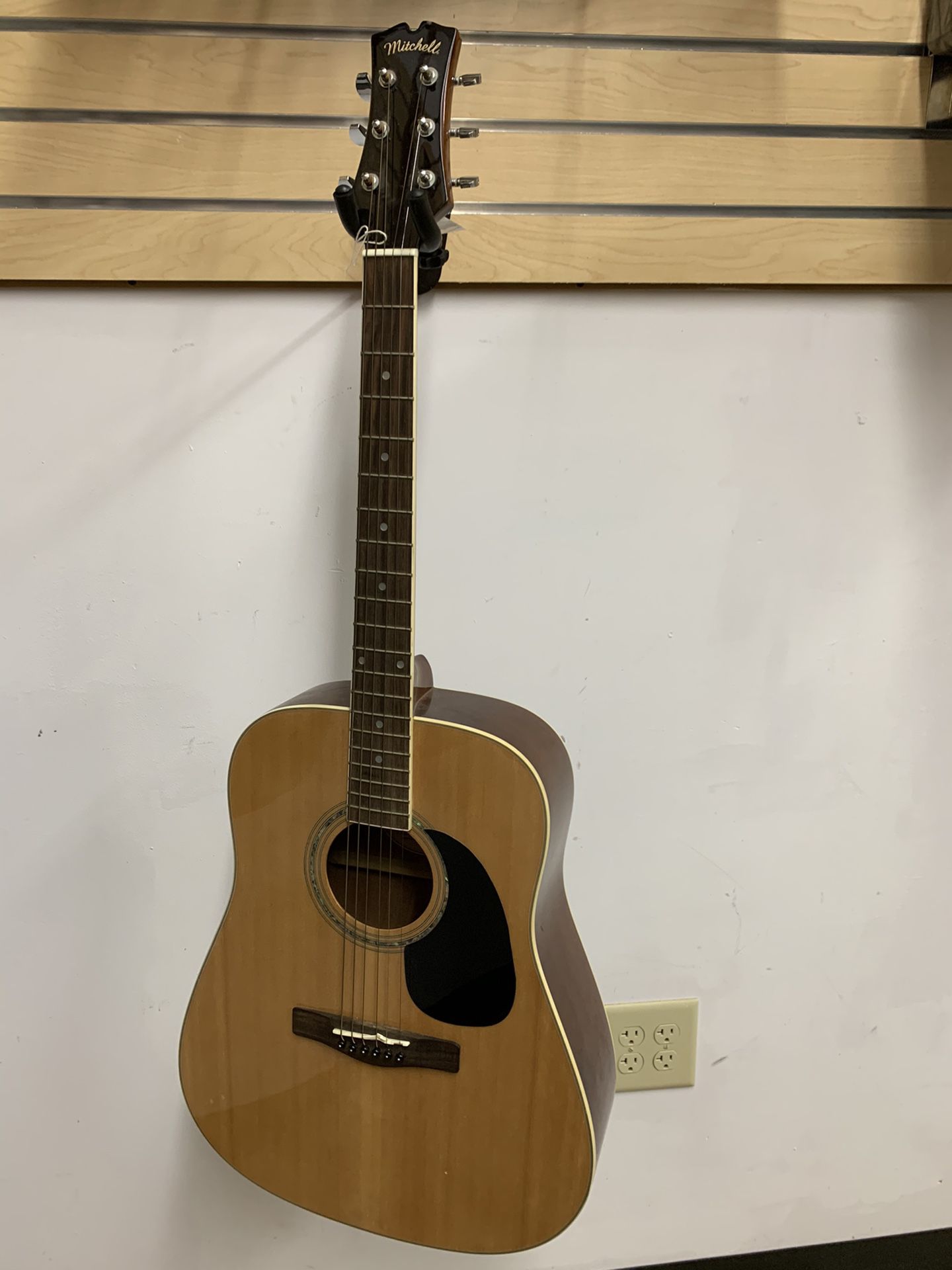 Mitchell model MD100 6-String acoustic guitar no Case