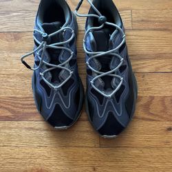 Ozweego Plus w Size 10