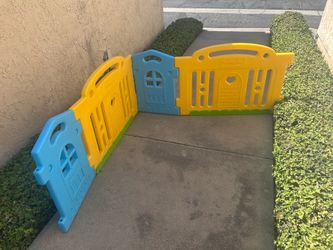Small playpen for toddlers
