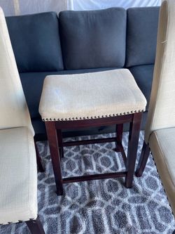 Set of chairs