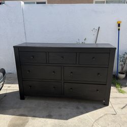 7 Drawer Expresso Dresser !