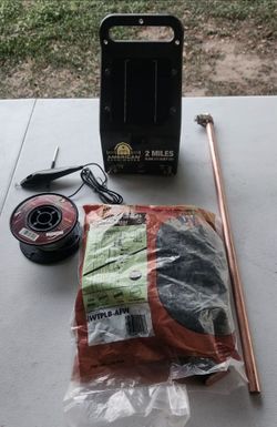 American Farm Works 0.04 J 2 Mile Solar-Powered Electric Fence Energizer