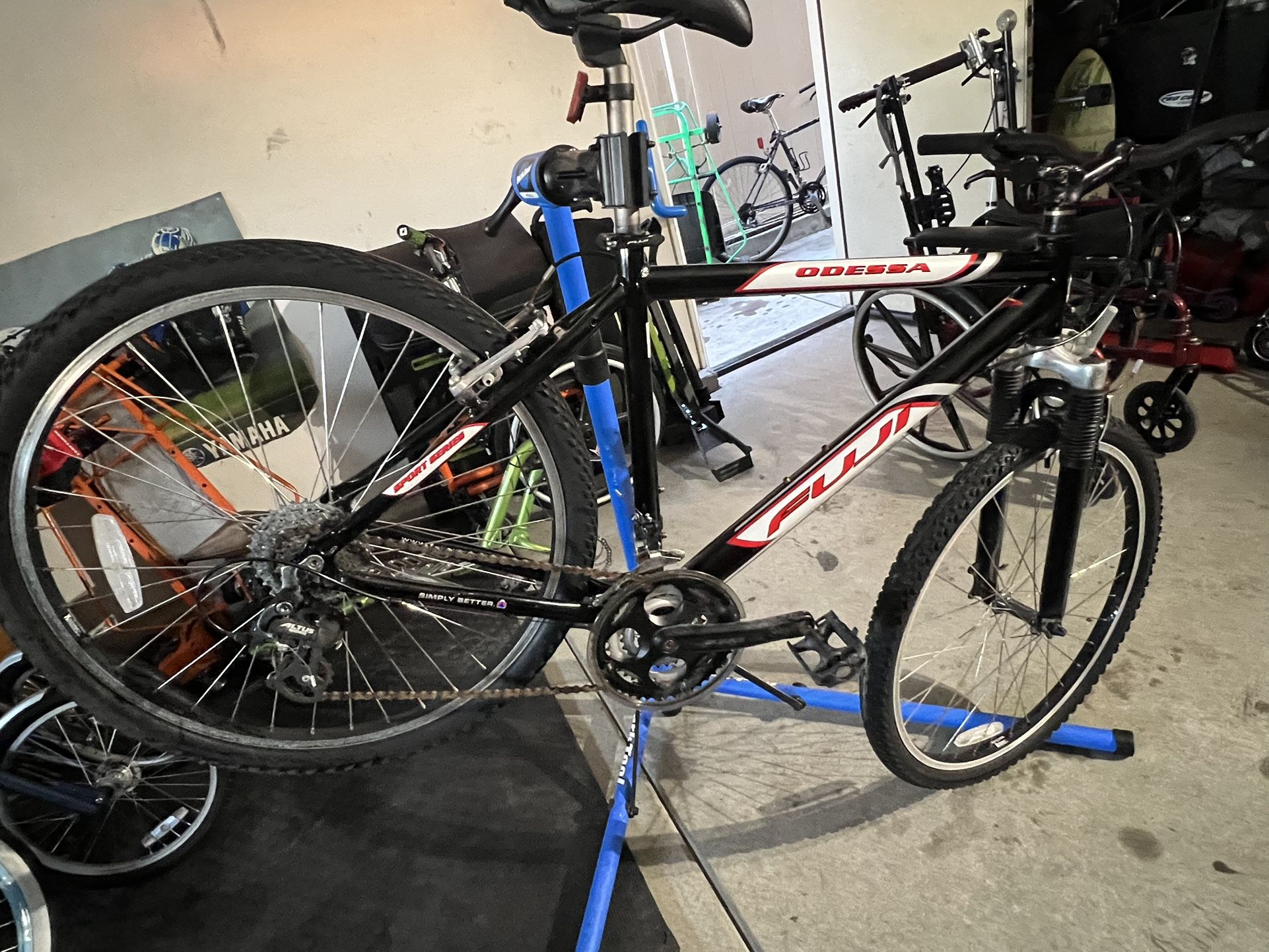 FUJI Hardtail Mountain Bike 