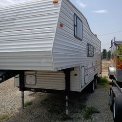Camper Trailer 
