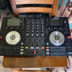 NUMARK DJ CONTROLLER MIXER