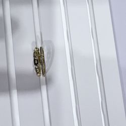 Adjustable ring in gold